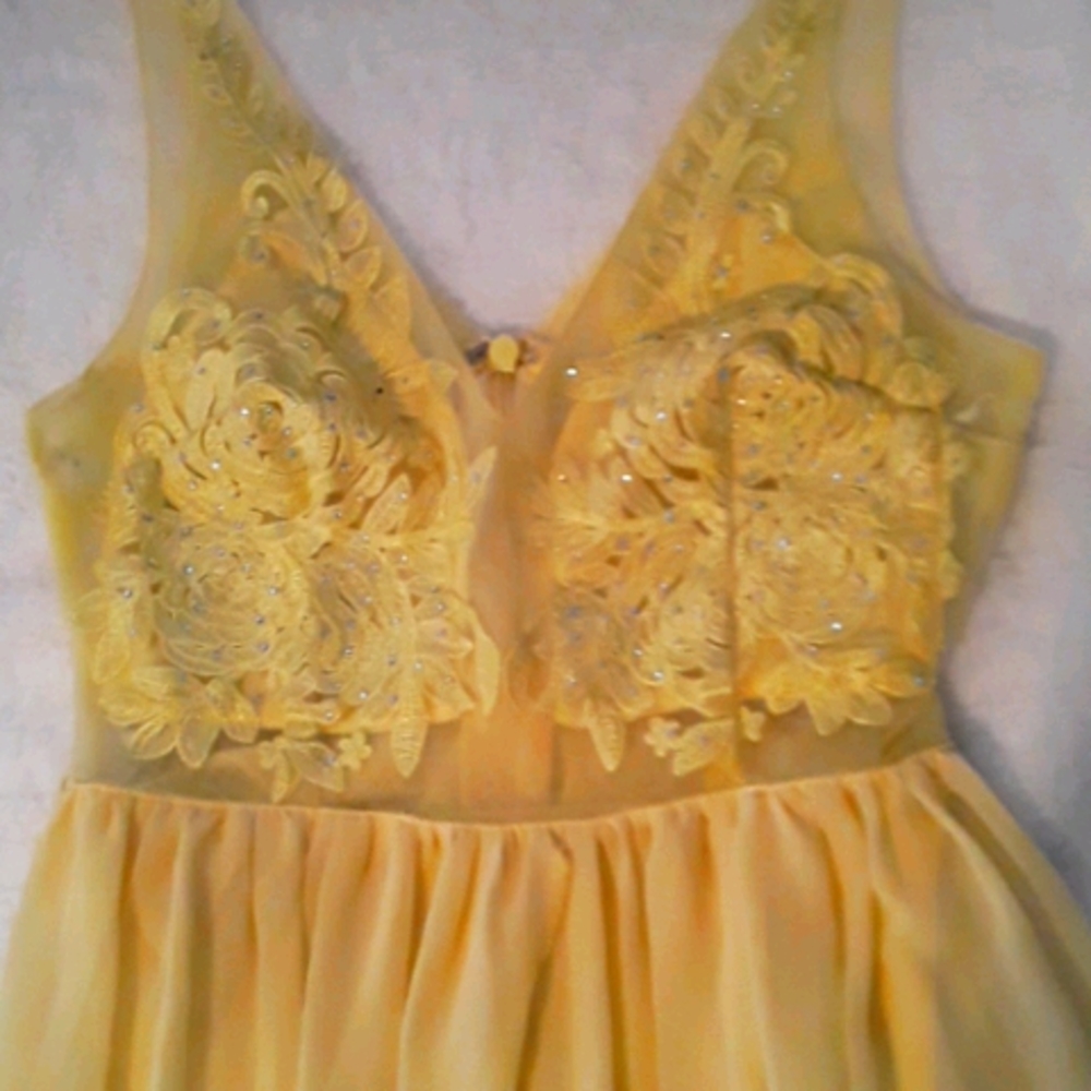 Small Soieblu yellow/gold prom dress